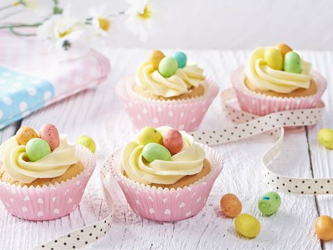 recipe image Cupcakes avec nid d’oiseau à la creme végétale
