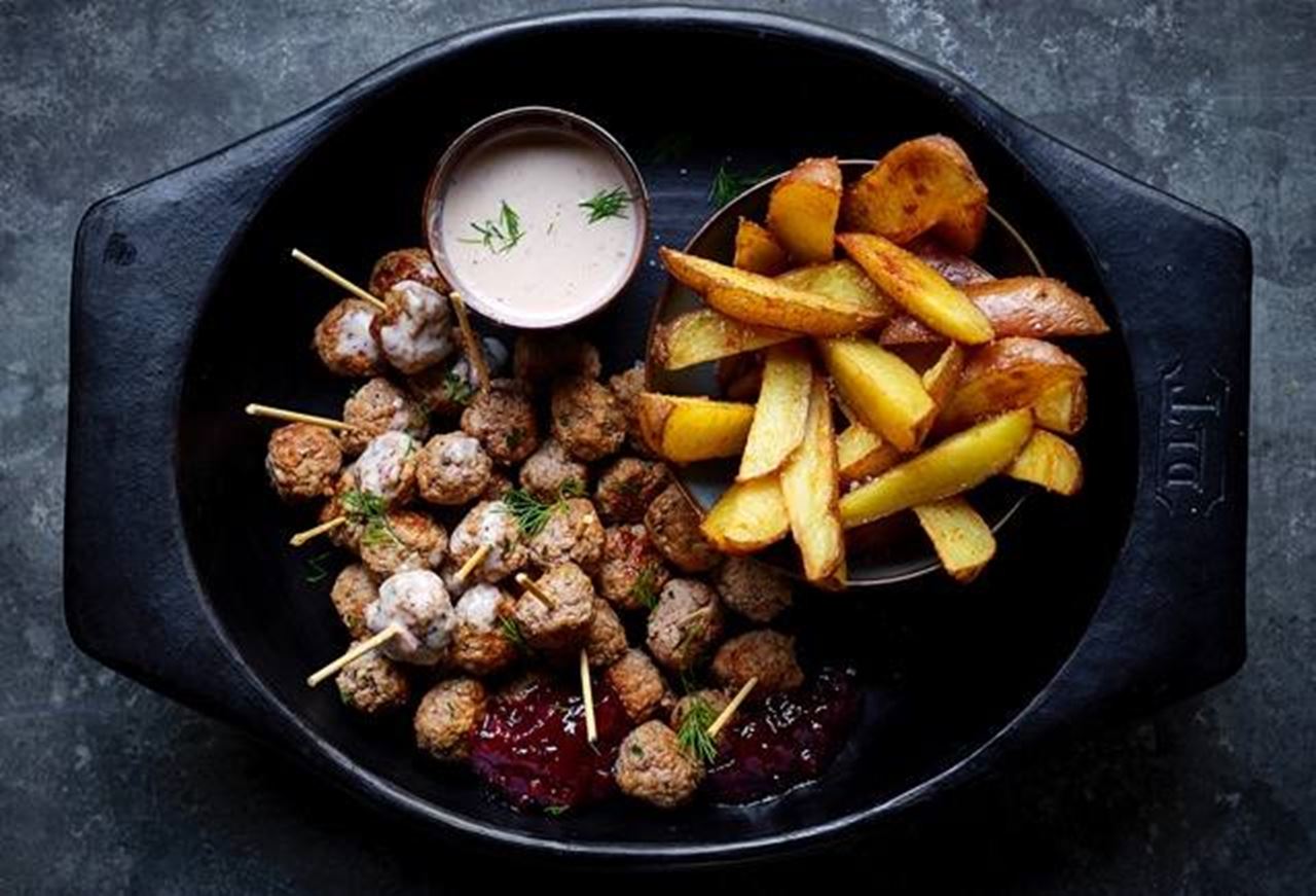 recipe image Boulettes de viande suédoises avec sauce aux airelles