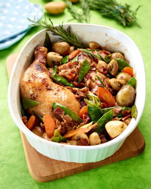 recipe image Cuisses de poulet rôties au four façon bonne femme et leurs petits légumes