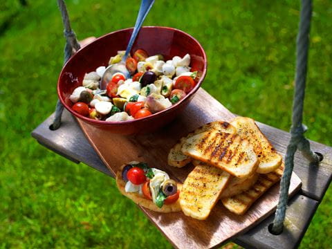 recipe image Bruschetta et sa salade du Sud